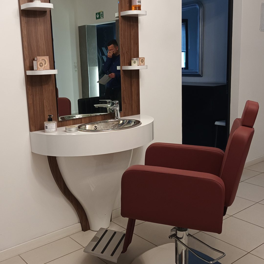 Alternative view of ADAM+BANCO CURVE